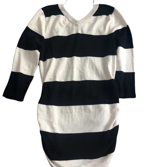 Pink Rose Sweater M - Picture 2 of 3